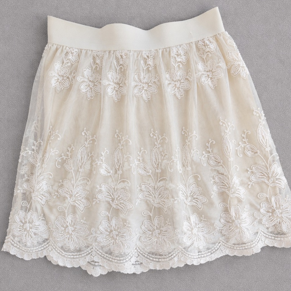 Forever 21 ivory lace skirt size L - Picture 1 of 11